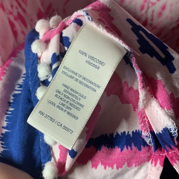 Beautiful Sleeveless Blouse - Picture 7 of 8